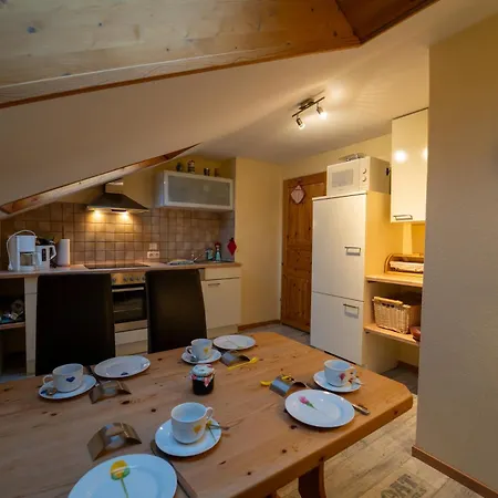 Apartamento Haus Im Oberland Berg *